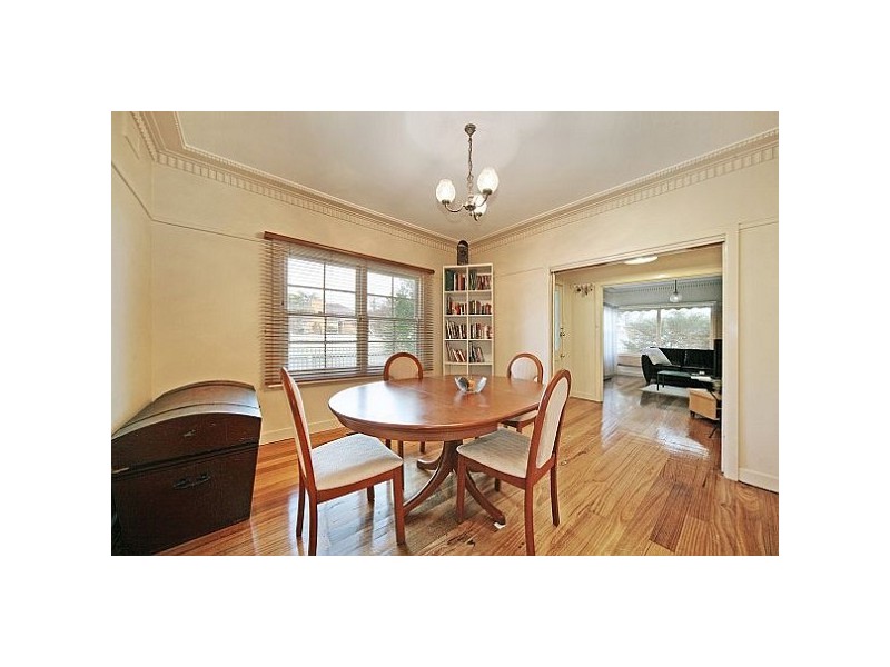 18 Balmoral Avenue, Mckinnon VIC 3204