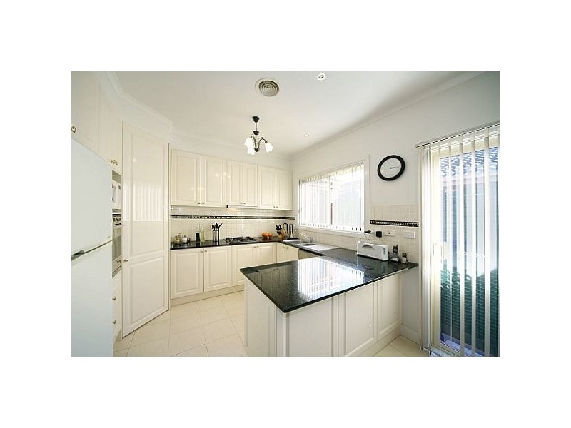 2/14 Hutchinson Street, Bentleigh VIC 3204