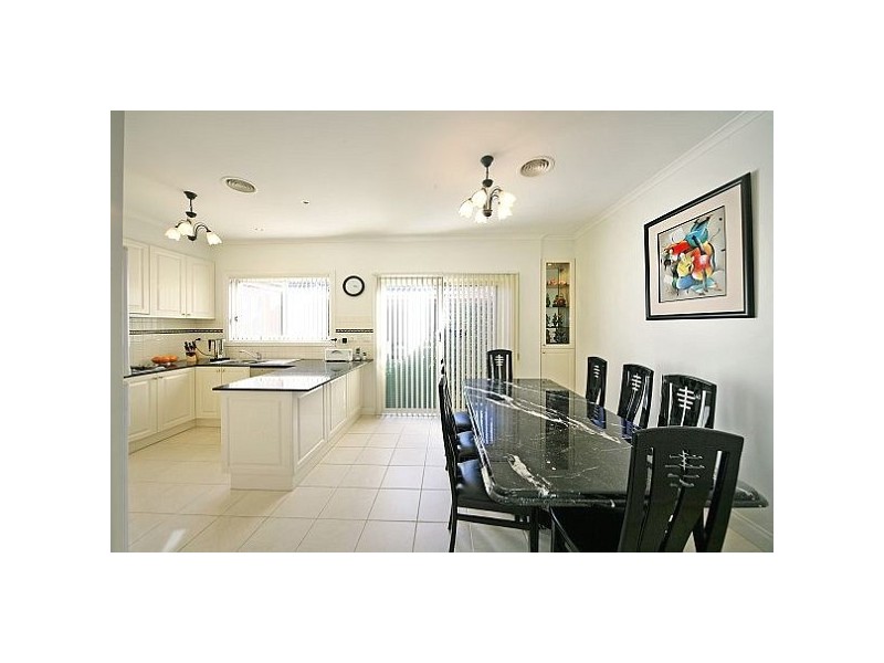 2/14 Hutchinson Street, Bentleigh VIC 3204