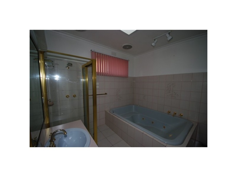 3 Rebecca Court, Bentleigh East VIC 3165