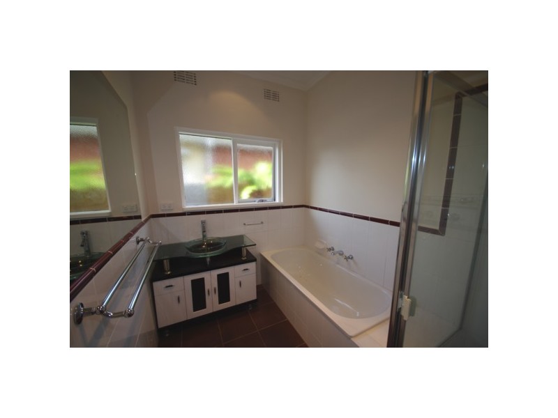 1/2 Riddle Street, Bentleigh VIC 3204