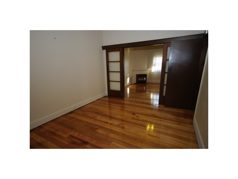 16 Elm Grove, Mckinnon VIC 3204