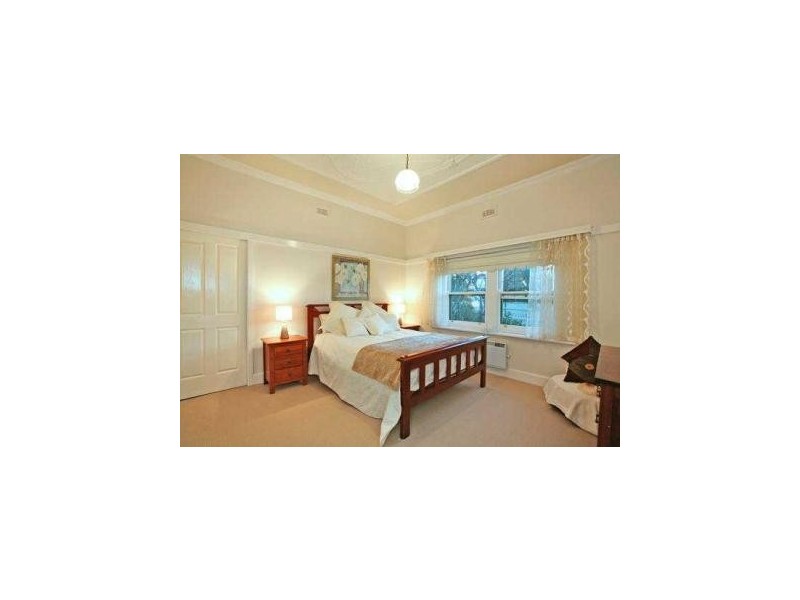 60 Hall Street, Mckinnon VIC 3204