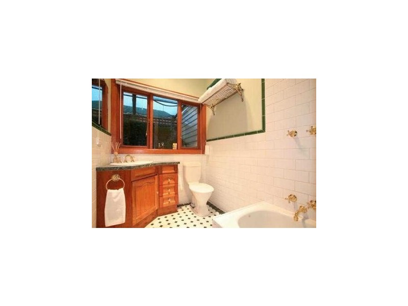 60 Hall Street, Mckinnon VIC 3204