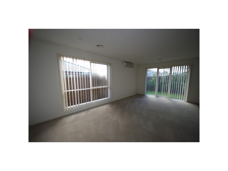 2/12 Browns Road, Bentleigh East VIC 3165