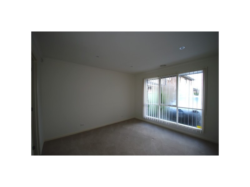 2/12 Browns Road, Bentleigh East VIC 3165