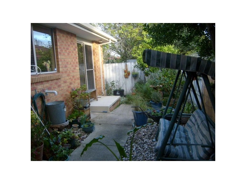 2/9 Leinster Street, Mckinnon VIC 3204