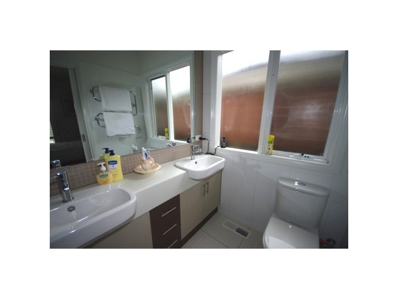 5 Adrian Street, Bentleigh East VIC 3165