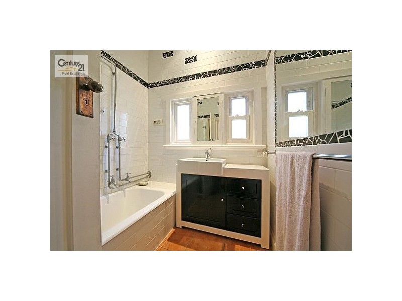 1 Larch Street, Caulfield South VIC 3162