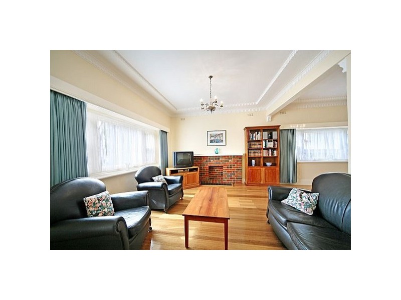 8 Bruce Street, Bentleigh VIC 3204