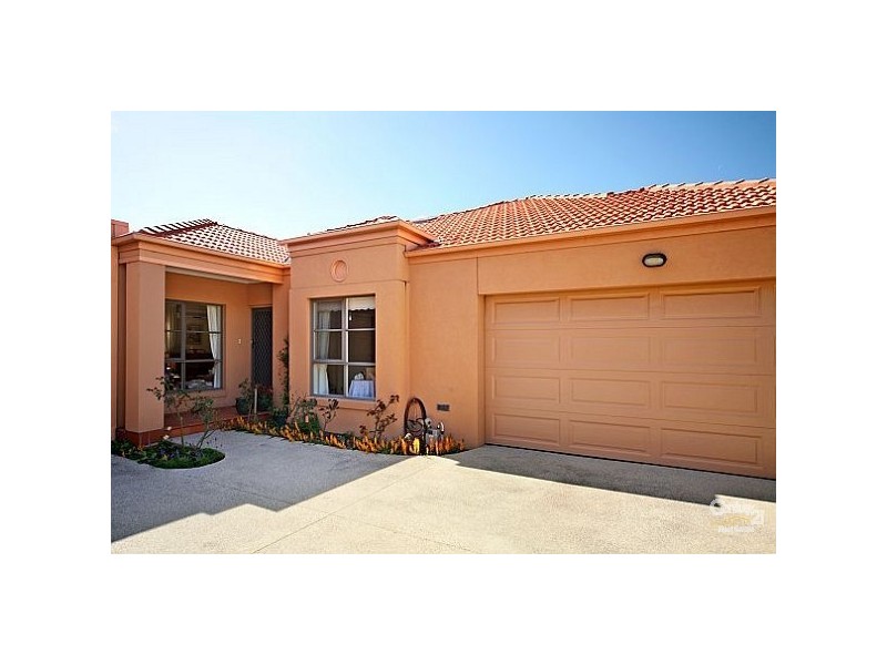 2/42 Chesterville Road, Cheltenham VIC 3192