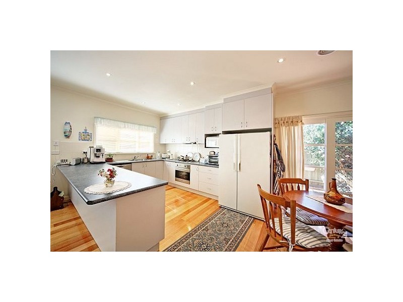 2/42 Chesterville Road, Cheltenham VIC 3192