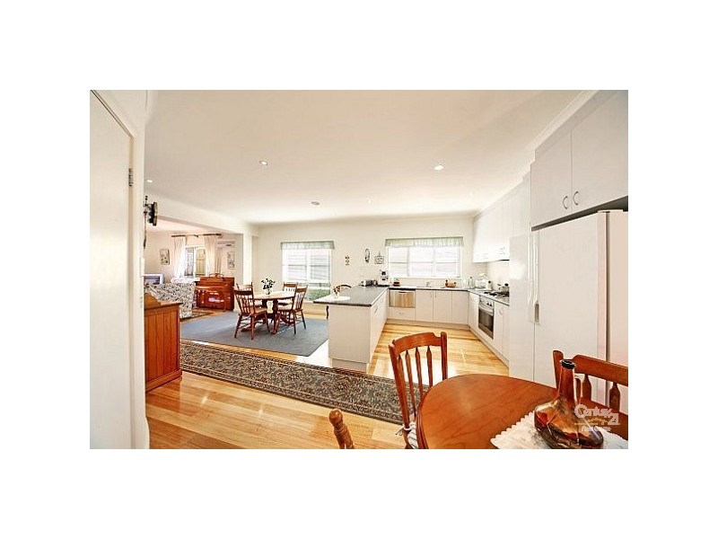 2/42 Chesterville Road, Cheltenham VIC 3192