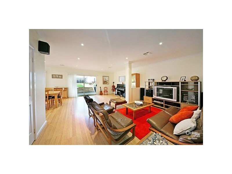 7 Hutchinson Street, Bentleigh VIC 3204