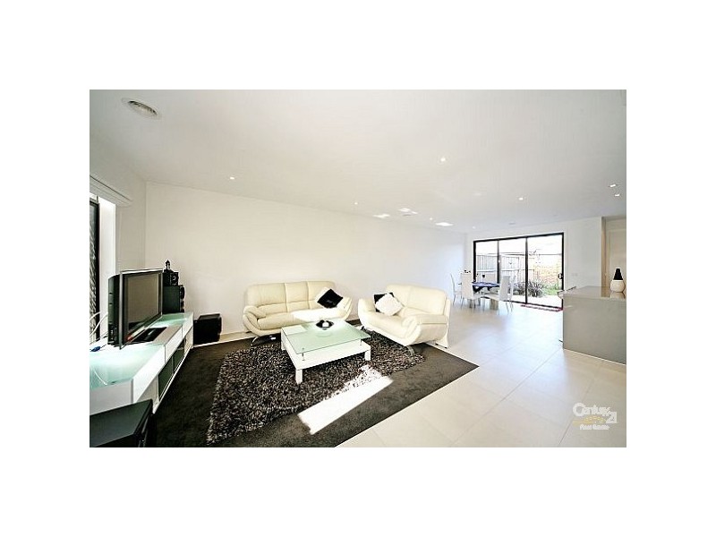 5 Evergreen Blvd, Clayton South VIC 3169