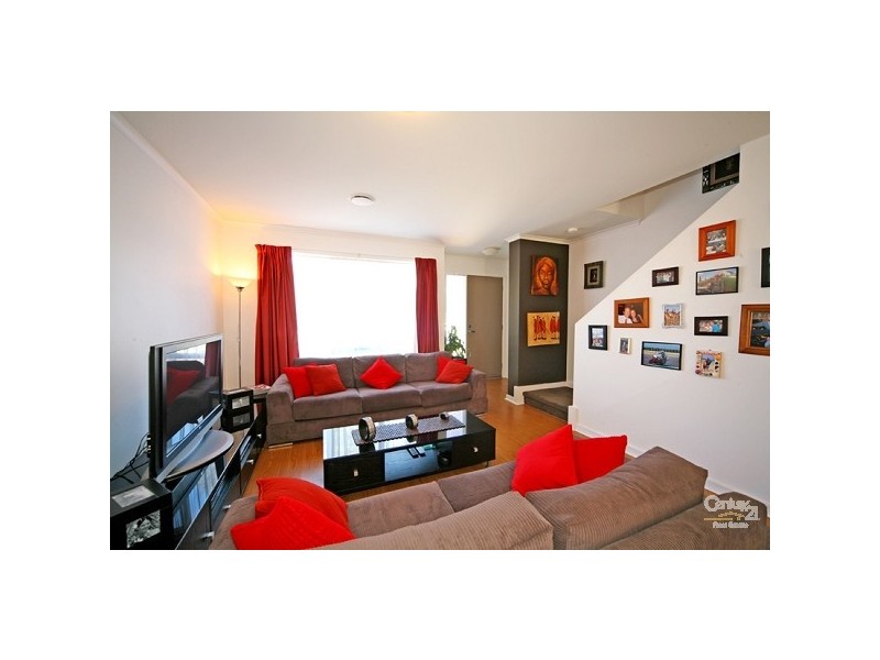 9 Pebble Beach Place, Heatherton VIC 3202