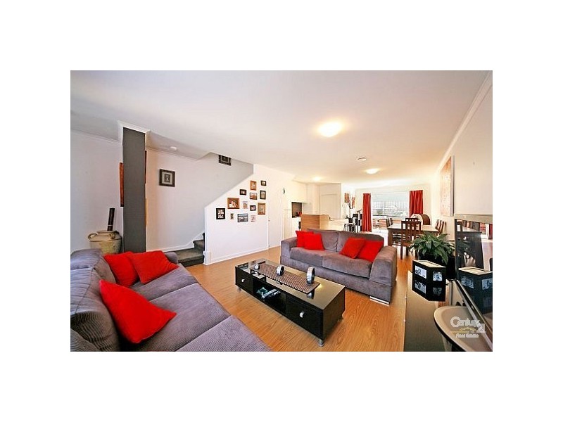 9 Pebble Beach Place, Heatherton VIC 3202