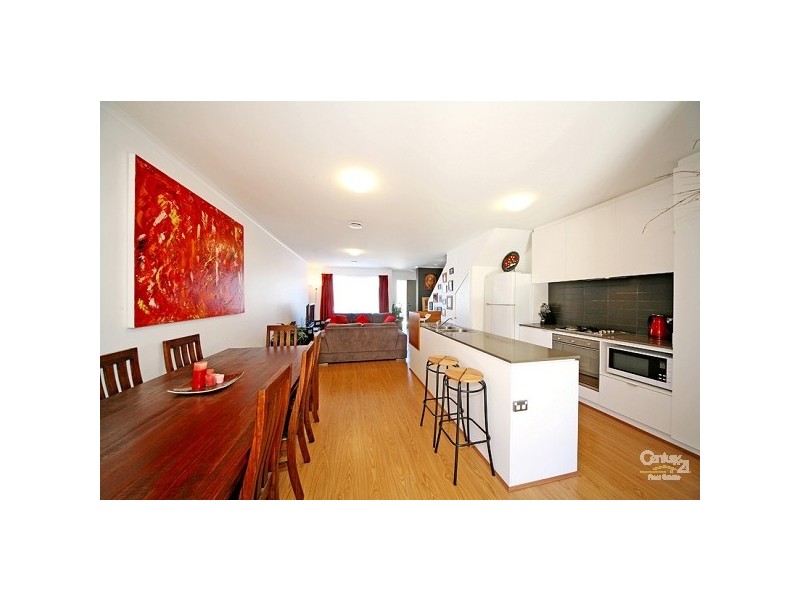 9 Pebble Beach Place, Heatherton VIC 3202