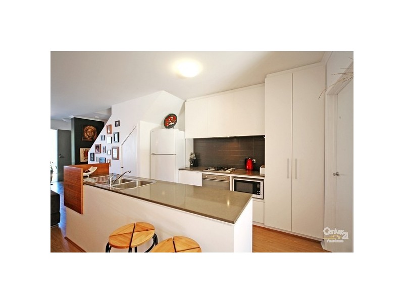 9 Pebble Beach Place, Heatherton VIC 3202