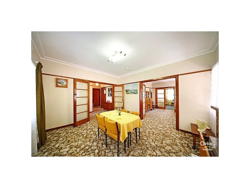 68 Hall Street, Mckinnon VIC 3204