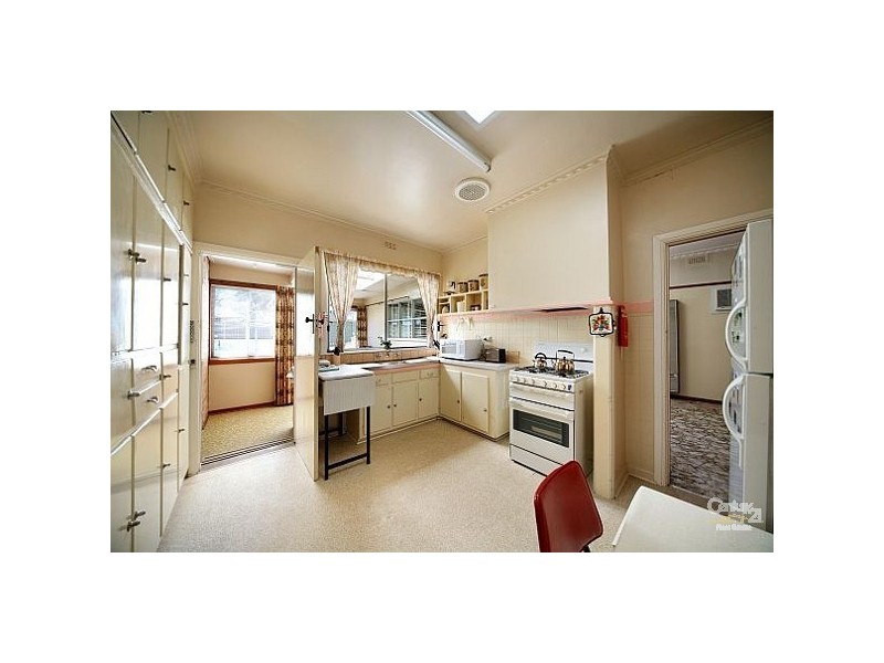 68 Hall Street, Mckinnon VIC 3204