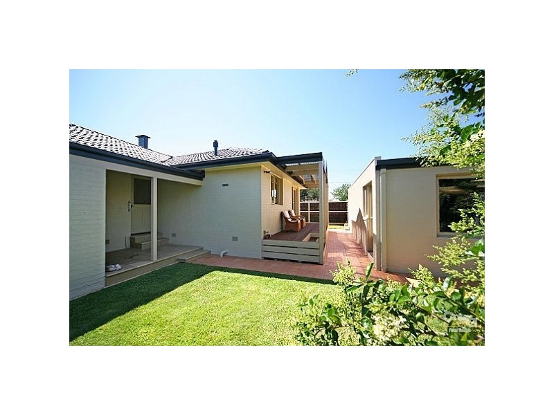 10 Eila Close, Cheltenham VIC 3192