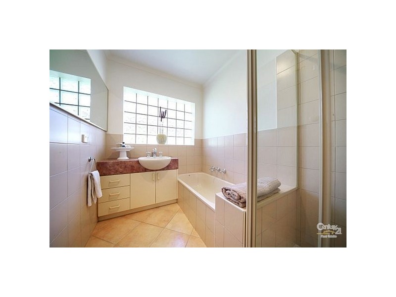 10 Eila Close, Cheltenham VIC 3192