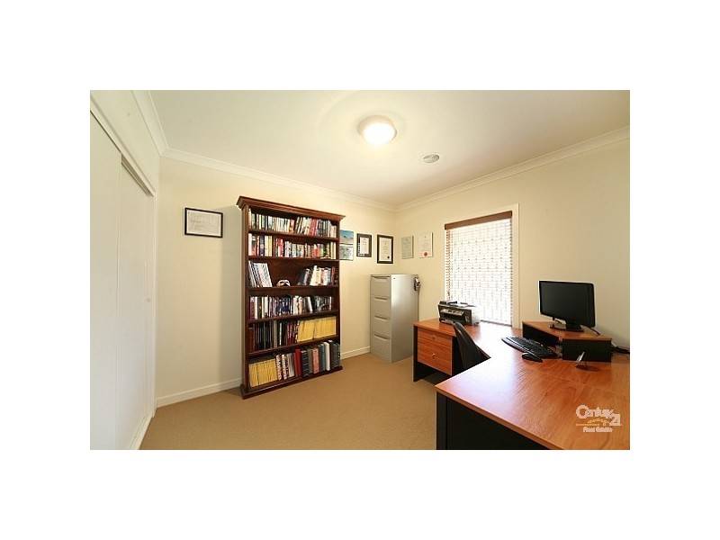 33 Gilmour Road, Bentleigh VIC 3204