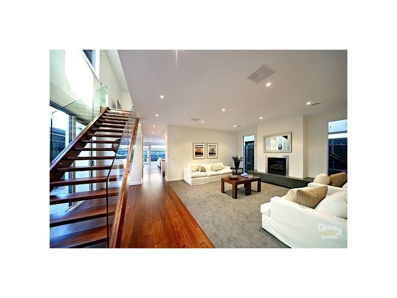 34B Windsor Avenue, Mckinnon VIC 3204