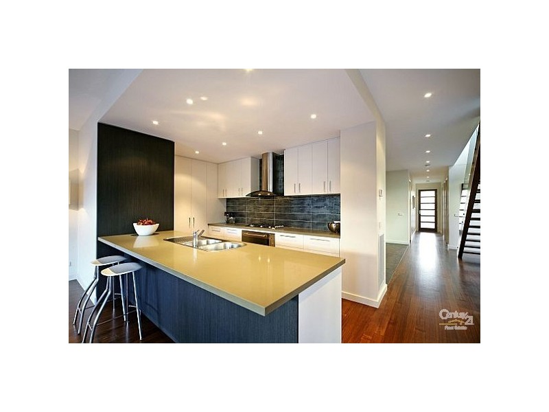 34B Windsor Avenue, Mckinnon VIC 3204