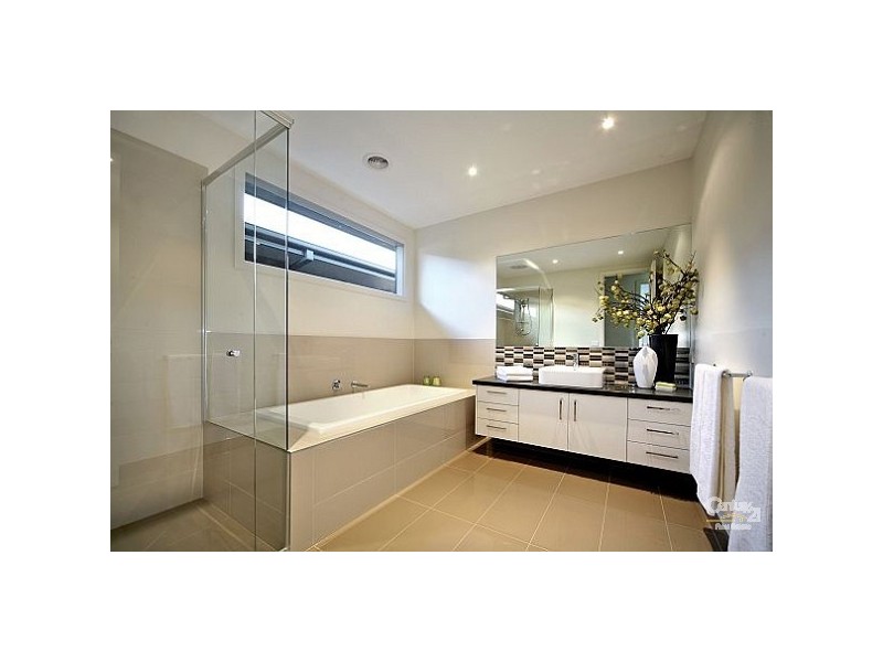 34B Windsor Avenue, Mckinnon VIC 3204