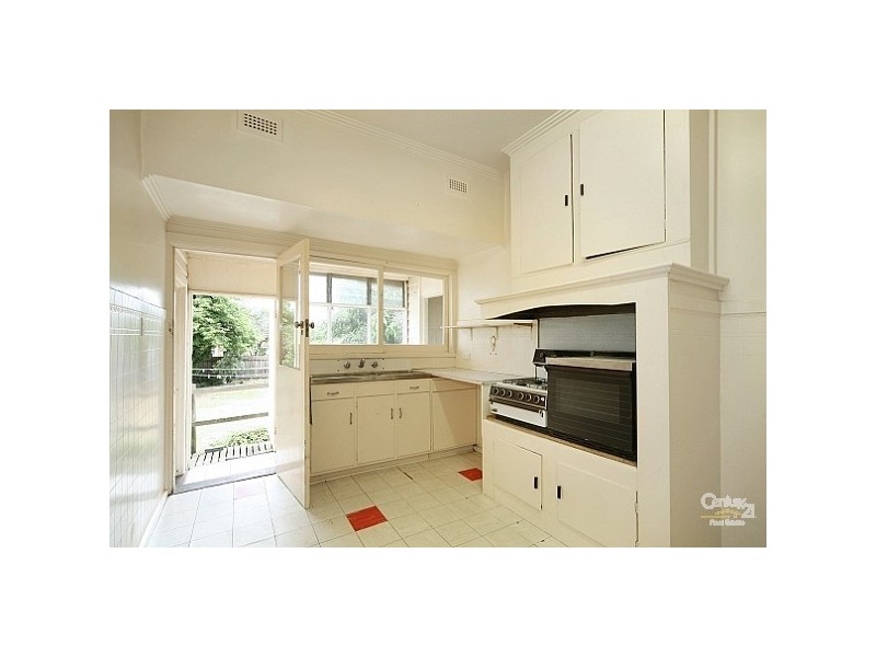 6 Hastings Street, Mckinnon VIC 3204