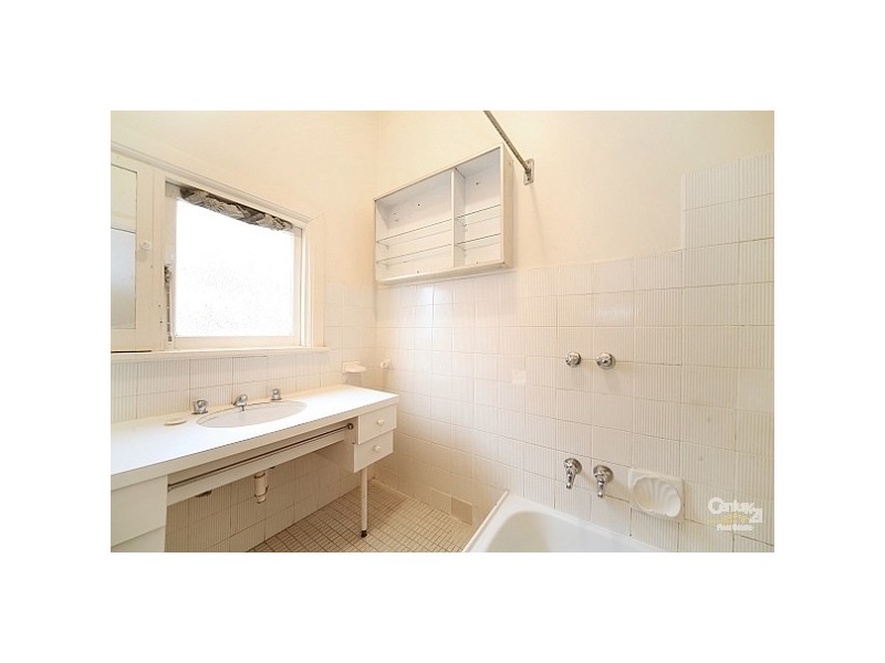 6 Hastings Street, Mckinnon VIC 3204