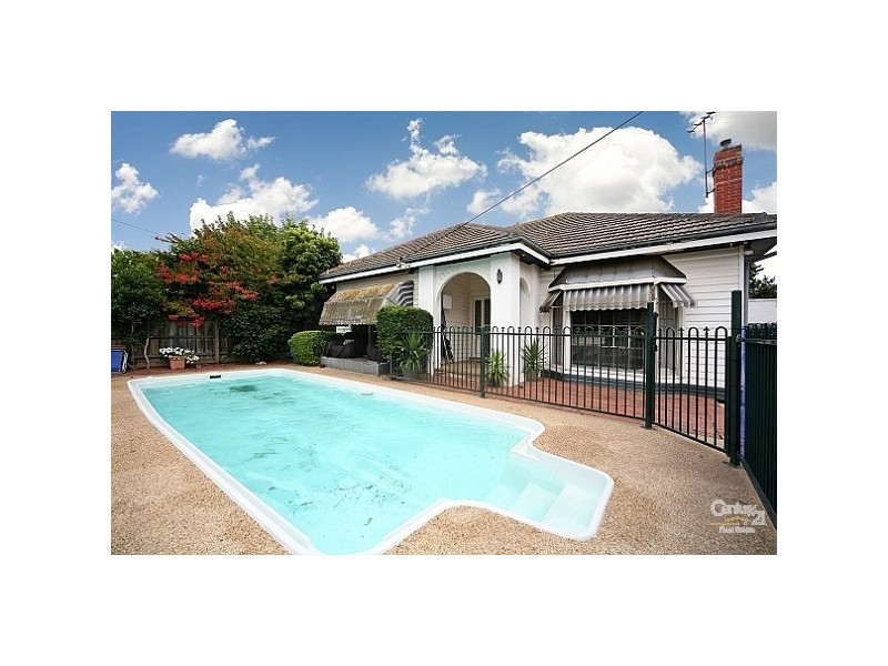 5 Charlton Street, Bentleigh VIC 3204