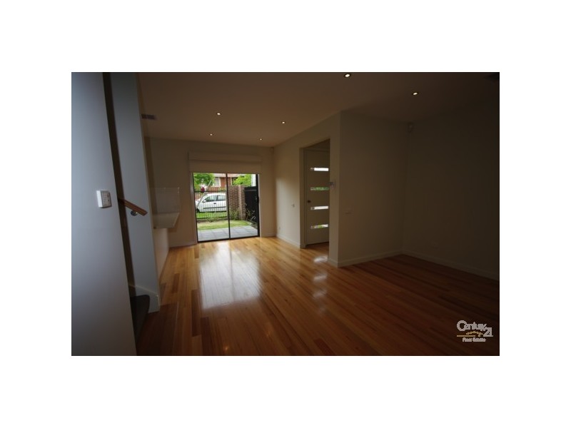 2/2-4 Faulkner Street, Bentleigh VIC 3204