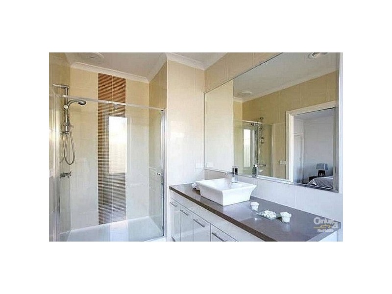 2/10 Norville Street, Bentleigh East VIC 3165