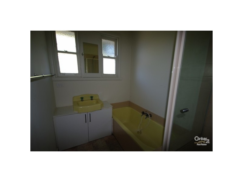 38 Melaleuca Drive, Clayton South VIC 3169