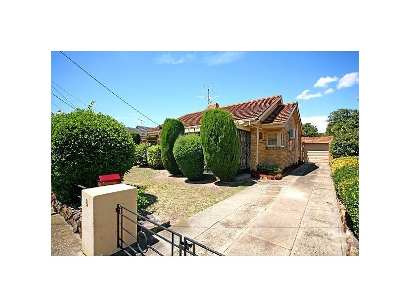 8 Howard Avenue, Ormond VIC 3204