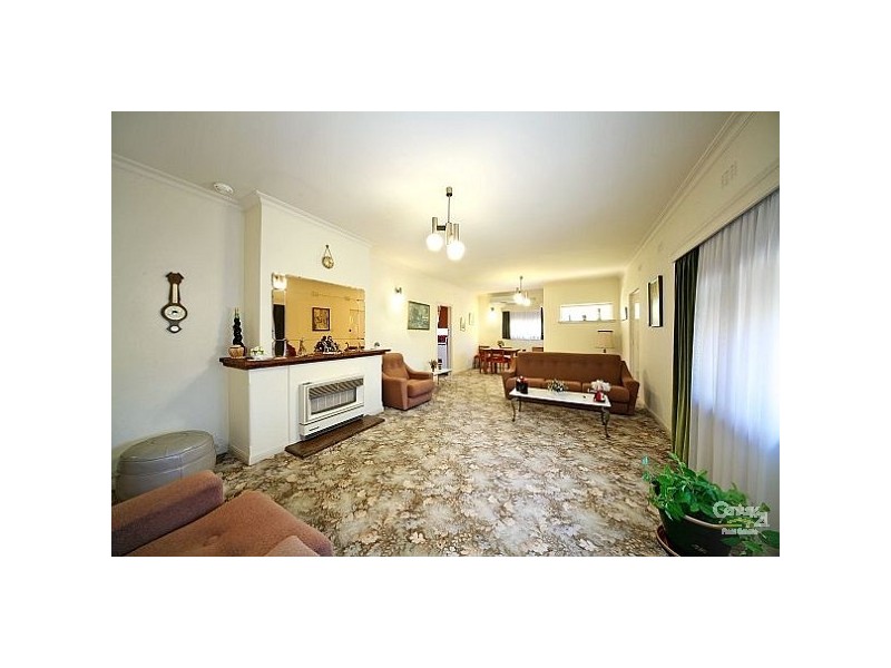 8 Howard Avenue, Ormond VIC 3204