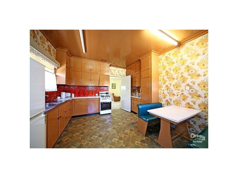 8 Howard Avenue, Ormond VIC 3204