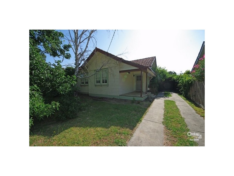 11 Melton Avenue, Carnegie VIC 3163