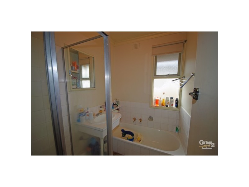 2/3 Sunray Avenue, Cheltenham VIC 3192