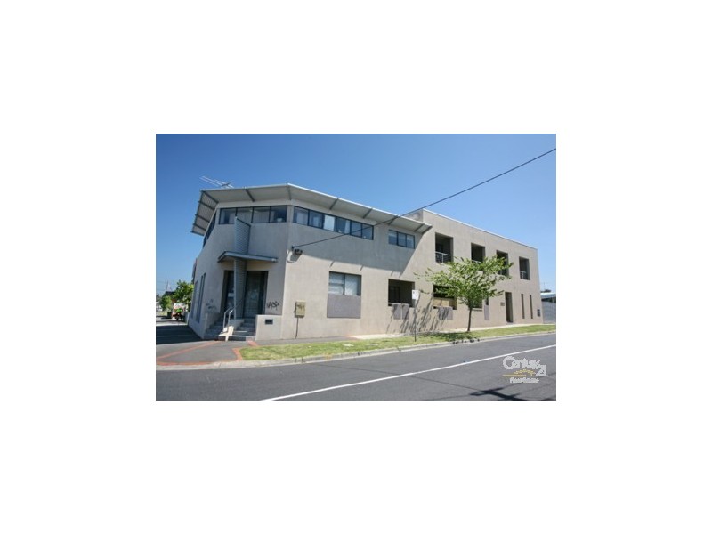 2/125 McKinnon Road, Mckinnon VIC 3204