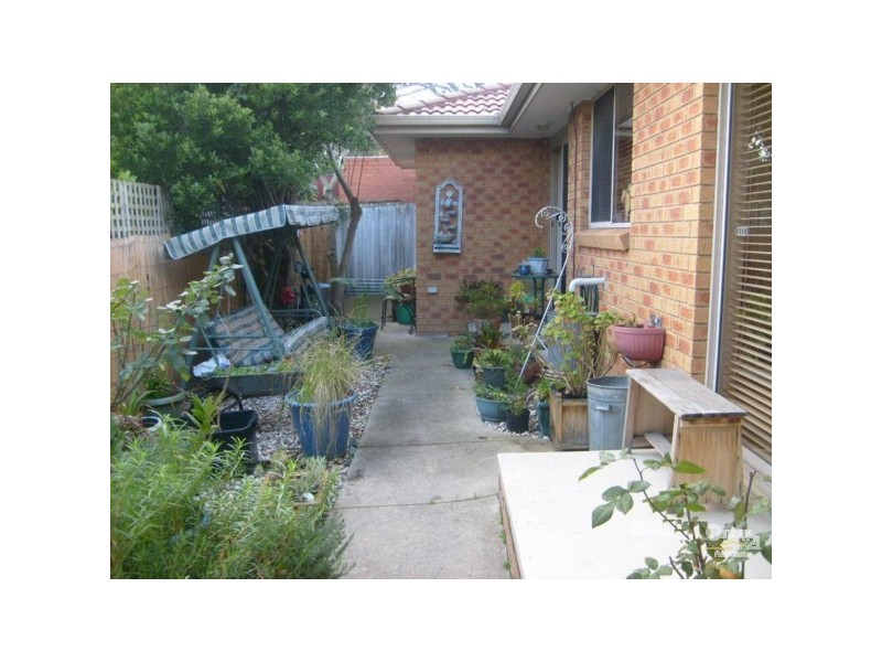 2/9 Leinster Street, Mckinnon VIC 3204