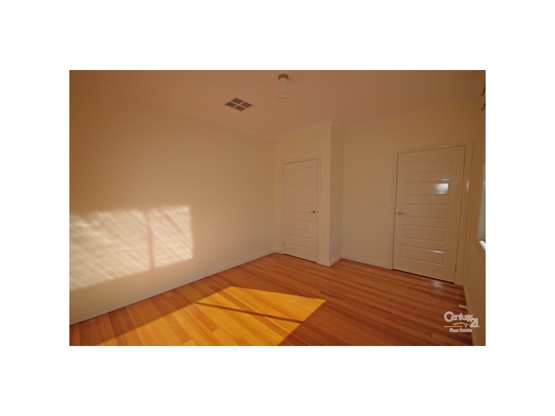 2/35 Wheeler Street, Ormond VIC 3204