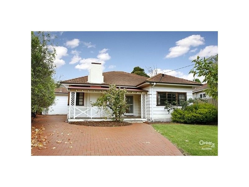 14 Wembley Grove, Mckinnon VIC 3204