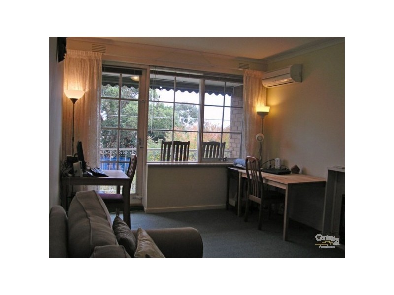 8/24 Lillimur Road, Ormond VIC 3204