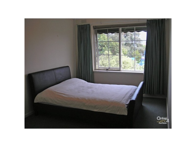 8/24 Lillimur Road, Ormond VIC 3204