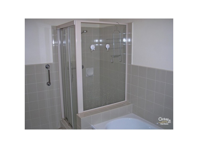 8/24 Lillimur Road, Ormond VIC 3204