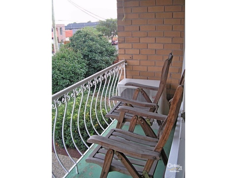 8/24 Lillimur Road, Ormond VIC 3204